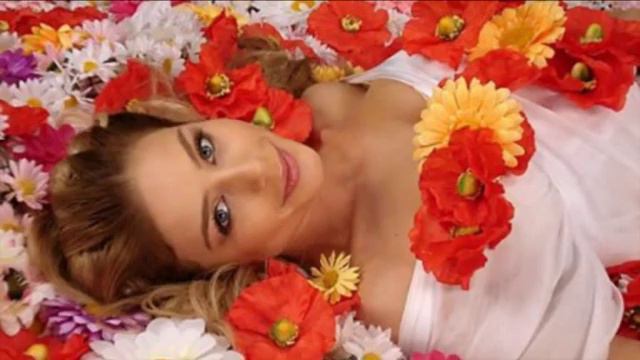 с 8 Марта, дорогие женщины! смотреть онлайн