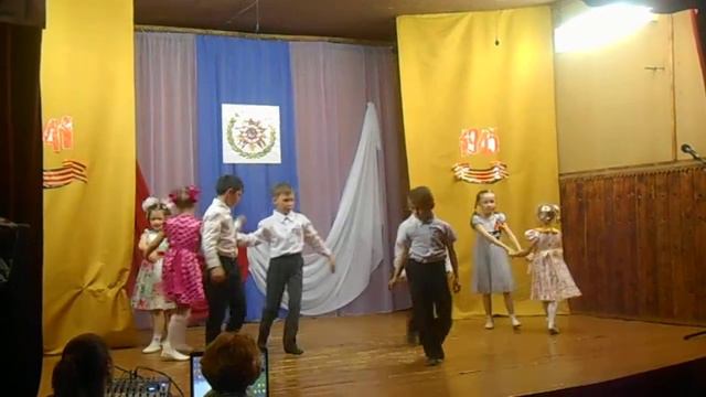 " ОГОНЁК" исп. младшая танц.группа смотреть онлайн