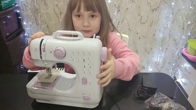 Miss Anisa.?РАСПАКОВКА. МОЯ ПЕРВАЯ ШВЕЙНАЯ МАШИНКА смотреть онлайн