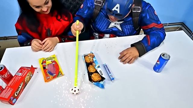 Red Spider-Man Food vs. Blue Captain America Food смотреть онлайн