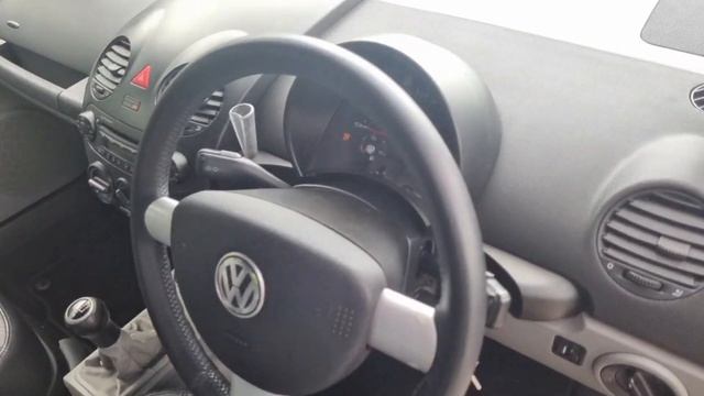 VW Beetle Cabriolet. 1.6 Petrol. Amazing condition roof. 74000 miles. 1 owner car. смотреть онлайн