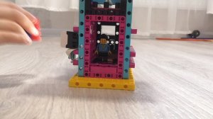 Лифт из Lego Education