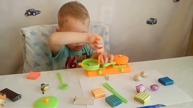 Лепим из пластилина.Миньон и братья наши меньшие. смотреть онлайн