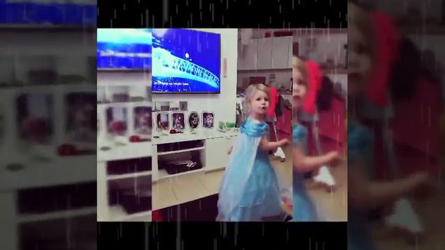 Эльза и Анна без косы, дома у телевизора? смотреть онлайн