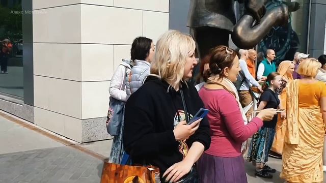 ХАРЬКОВ.Толпы людей на улицах...ЧТО происходит в городе?! смотреть онлайн