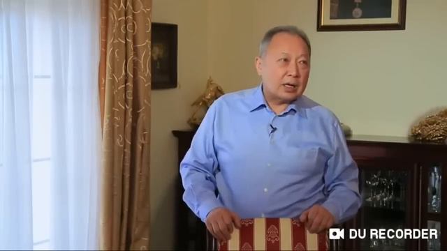 Курманбек Бакиев ырдап жатат смотреть онлайн