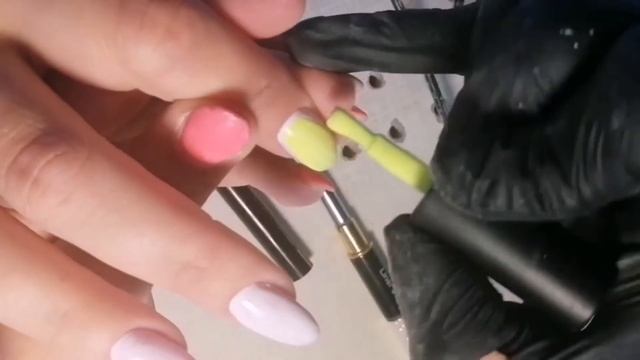 Яркий маникюр, покрытие под кутикулу, неоновый гель лак, укрепление ногтей, коррекция смотреть онлайн