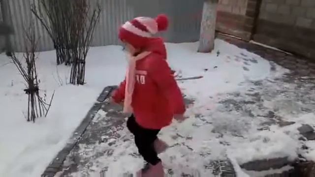 Прогулка, танец, зима. смотреть онлайн