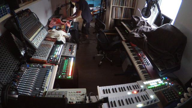 Samuel Music Studio - Easy Jammin (LIVE REGGAE PERFORMANCE) смотреть онлайн