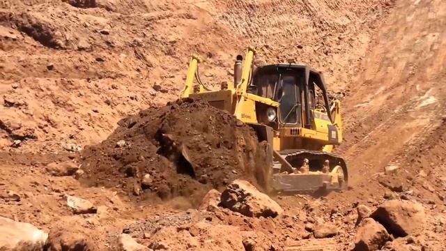 LiuGong CLG B320.mp4