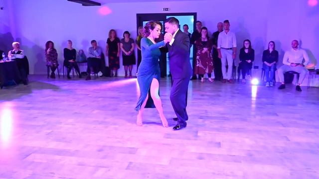 Pokaz Tanga Argentino - Ezequiel Mendoza i Magdalena Myszka - F. Canaro - La Milonga de Mis Tiempos смотреть онлайн