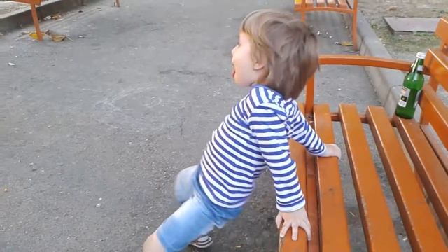 Гуляем в Горячем Ключе, Рома балуется, танцует. смотреть онлайн