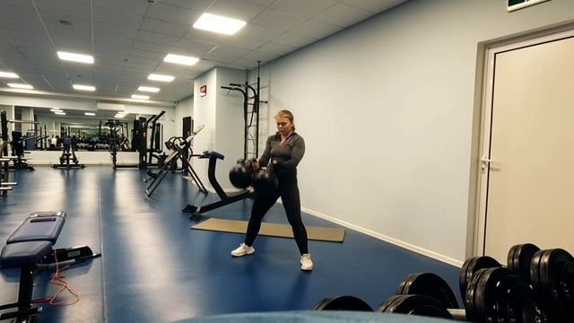 Быстрая тренировка с гирями - AMRAP на рельеф и выносливость в стиле "fullbody-кардио"))) смотреть онлайн