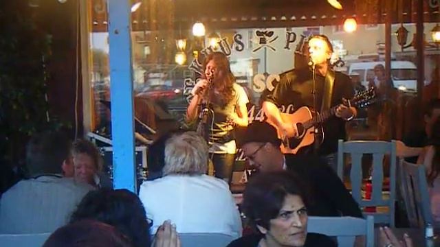 Natalie Singing! смотреть онлайн