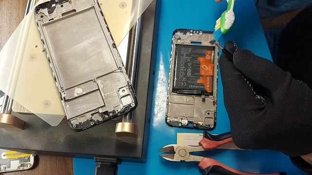 Как заменить дисплей на телефоне Honor 8A JAT-LX1 смотреть онлайн