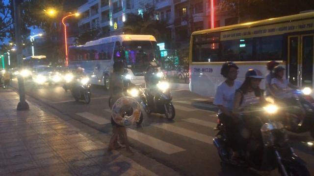 Удача Пешехода во Вьетнаме смотреть онлайн