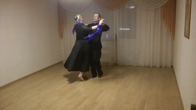 Вальс на тему песни "Синий платочек" смотреть онлайн