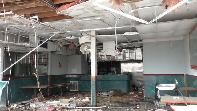 Abandoned Strip Mall - Destroyed By Hurricane смотреть онлайн