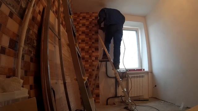Сварка шва под потолком близко от стены смотреть онлайн