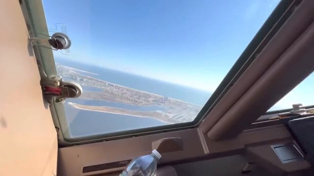 (Cockpit view) BOEING 747 heavy, TAKEOFF from JFK Airport (tower & pilot radio talks) смотреть онлайн