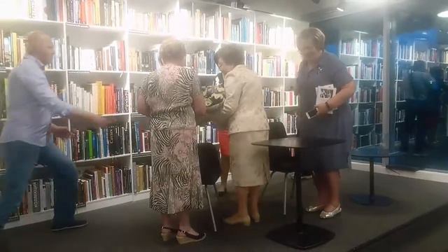 Наина Иосифовна и Её друзья смотреть онлайн
