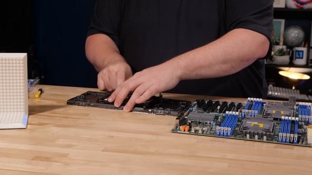 Building an 80 Core MONSTER System: 3rd Gen Xeon ft. SuperMicro 8380 Platinum смотреть онлайн