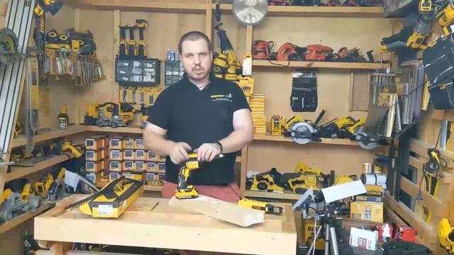 Бесщёточный ленточный шуруповерт DeWALT DCF620D смотреть онлайн