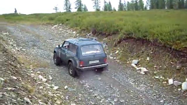 Подъём Нивы на крутой правый берег Лемвы Rise on coast смотреть онлайн