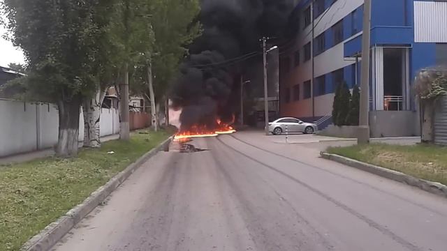 Пожар на ул.Экономической (Донецк) смотреть онлайн