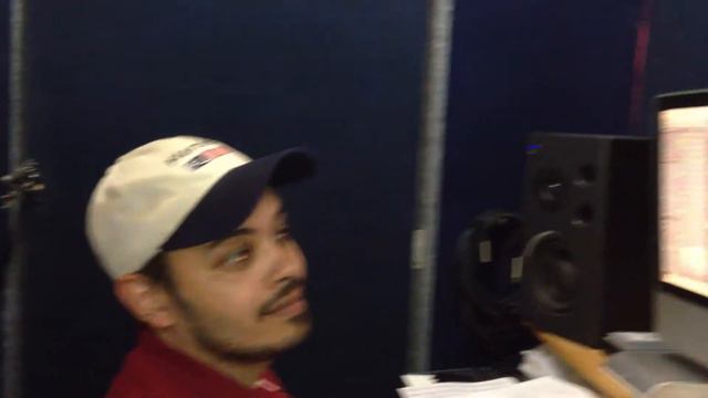 Raquel Fortes na gravação da canção "Tô na Luz" de Roger Oliveira смотреть онлайн