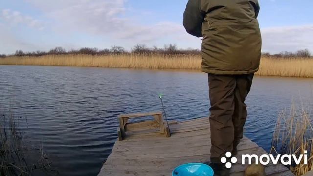 Рыбалка на фидер.Плотва порадовала после обеда своими поклёвками. смотреть онлайн