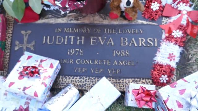 Actress Judith Barsi Grave Forest Lawn Hollywood Hills Los Angeles California USA Christmas Dec 202 смотреть онлайн
