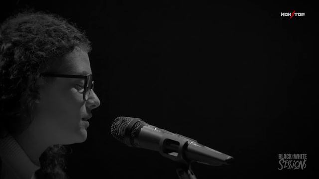 Esse Um Fui Eu - Clyntia (Projeto Black And White) смотреть онлайн