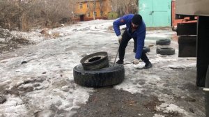 Как заменить шину на фуре своими руками. Разбортировка , бортировка. DIY trailer tire change.