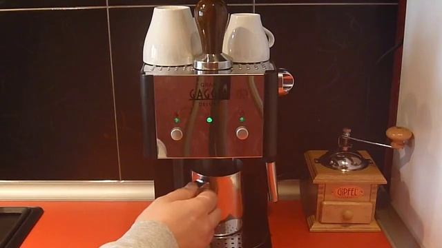 Приготовление эспрессо с помощью Gaggia Gran Deluxe смотреть онлайн