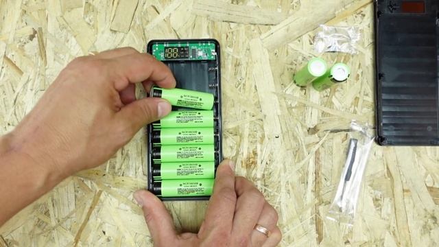 НАБОР КОРПУС ПОВЕРБАНК ИЗ АККУМУЛЯТОРОВ 8шт. 18650 для СБОРКИ смотреть онлайн