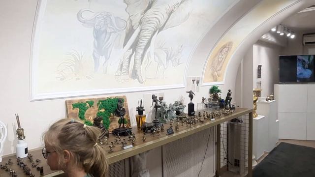 Забирайте подарок друзья! Невский проспект, дом 8. Петербург, метро Адмиралтейская. смотреть онлайн