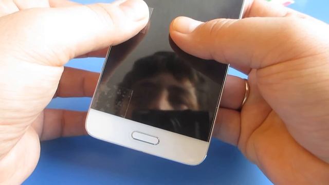как наклеить защитное стекло на экран телефона( xiaomi mi5 )! смотреть онлайн
