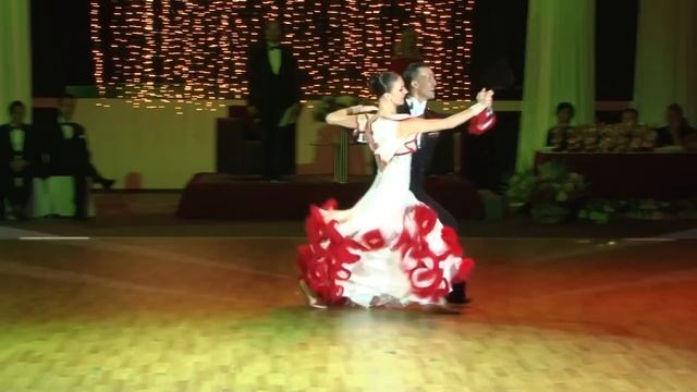 Victor Fung - Anastasia Muravyova, Showdance Quickstep смотреть онлайн