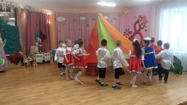 8 Марта в подготовительной группе "Капельки" смотреть онлайн