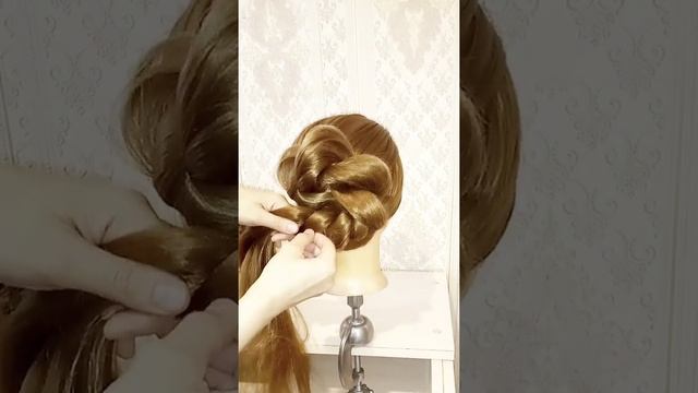 ?? Объёмный пучок-цветок за МИНУТУ ? Прическа в школу, на выпускной, на свадьбу? Мастер-класс ?? смотреть онлайн