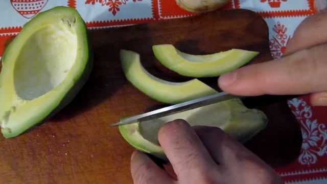 Полезный салат из авокадо и морепродуктов/Healthy salad with avocado and seafood смотреть онлайн