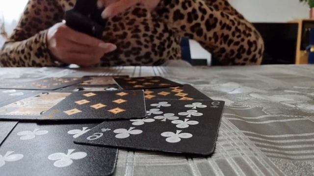 Что у них в доме происходит сегодня????Крестовый король? и Бубновая дама?????????? смотреть онлайн