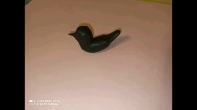 Птичка клюет зернышки смотреть онлайн