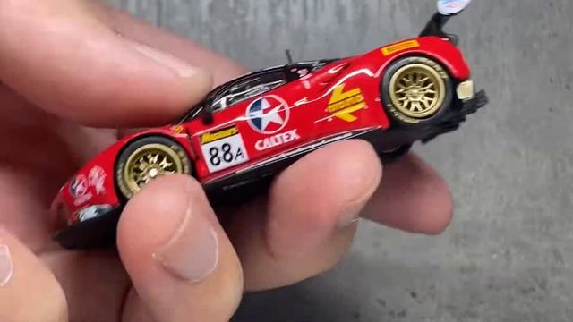 1/64 Tarmac Works X IXO Model MOMO RACING Ferrari 488 GT3 Bathurst 12h 2017