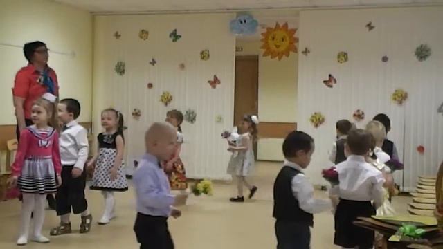 9-я (младшая) группа 8 марта 2014 (1 часть) смотреть онлайн