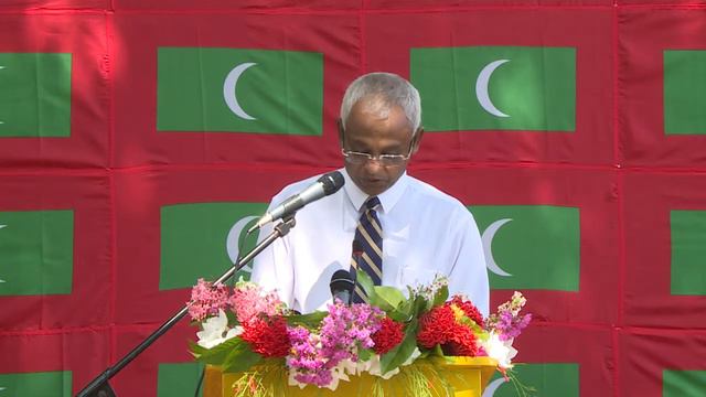 President meets the people of Ukulhas, North Ari Atoll - 10/12/2018 смотреть онлайн