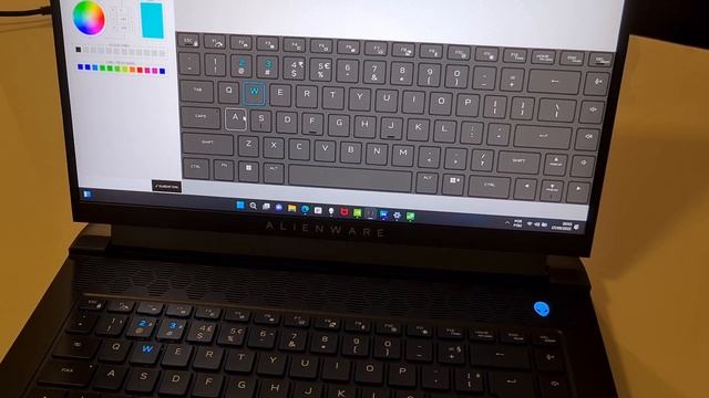 Alienware M15 R7 - Unboxing e primeiras impressões смотреть онлайн