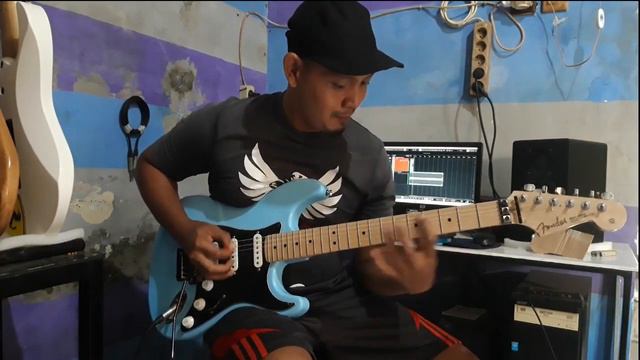 Test review Sound fender stratocaster blue sonic Guitar custom смотреть онлайн