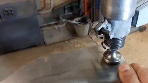 САМОДЕЛЬНЫЙ ГЛАДИЛЬНЫЙ МОЛОТОК В ДЕЛЕ. КУЗОВНОЙ РЕМОНТ В КИНГИСЕППЕ.